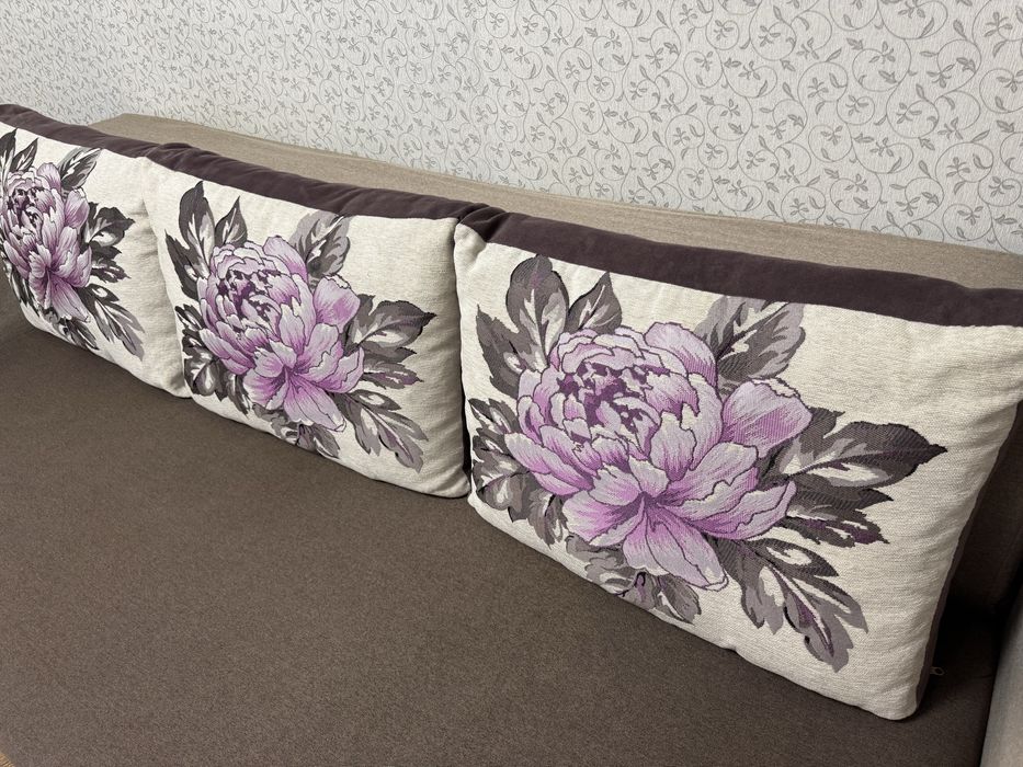 Диван розкладний в чудовому стані