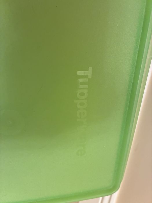 Duży pojemnik Tupperware szczelne zamknięcie do lodówki