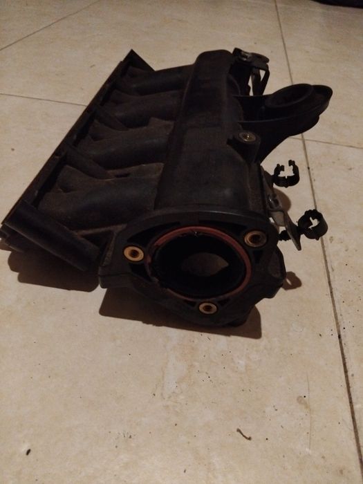 Vendo coletor de admissão alfa romeo mito  como novo  1300 diesel
