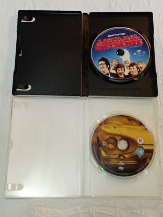 2 DVDS : Monty Python + Thelma & Louise