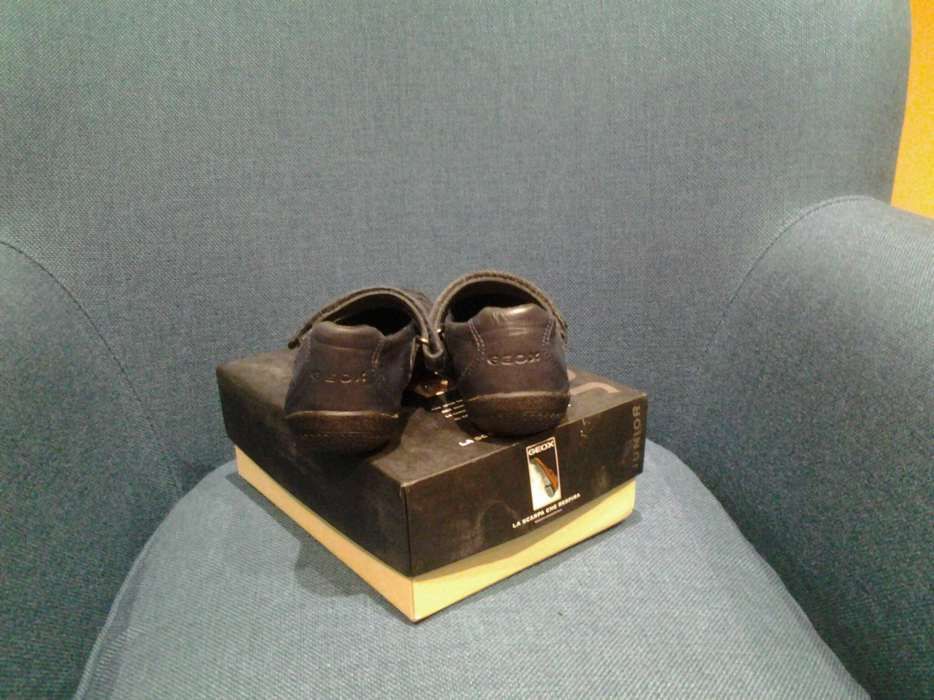 Sapatos de menina da GEOX