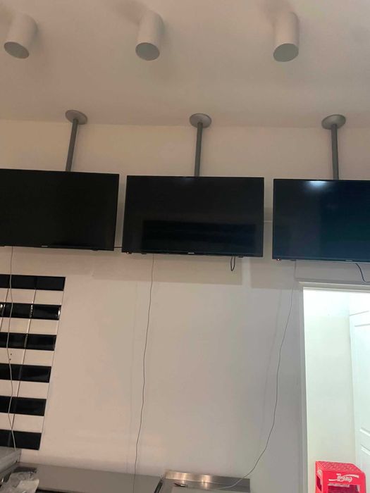 Telewizor Manta 40LFA59L 40" FHD + uchwyt sufitowy - gotowy zestaw do lokalu