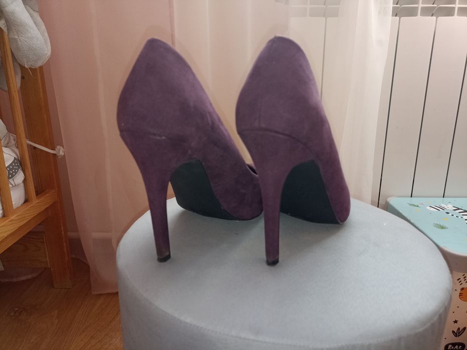 SZPILKI, piękny kolor.