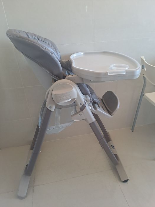 Esperguiçadeira e cadeira de papa chico