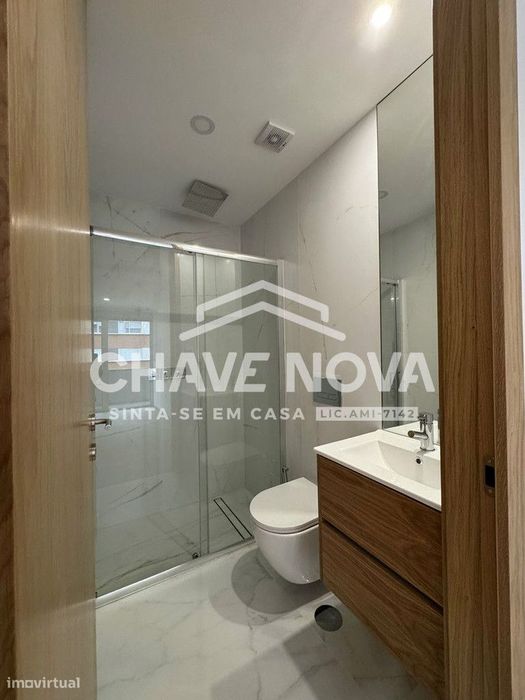 T2 Novo C/2 lugares de garagem no Porto (Bessa)