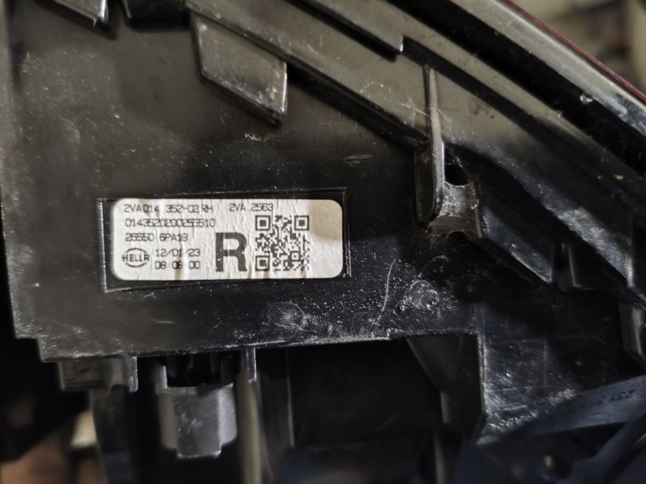 Lampa tył tylna prawa Nissan Juke II F16 21-