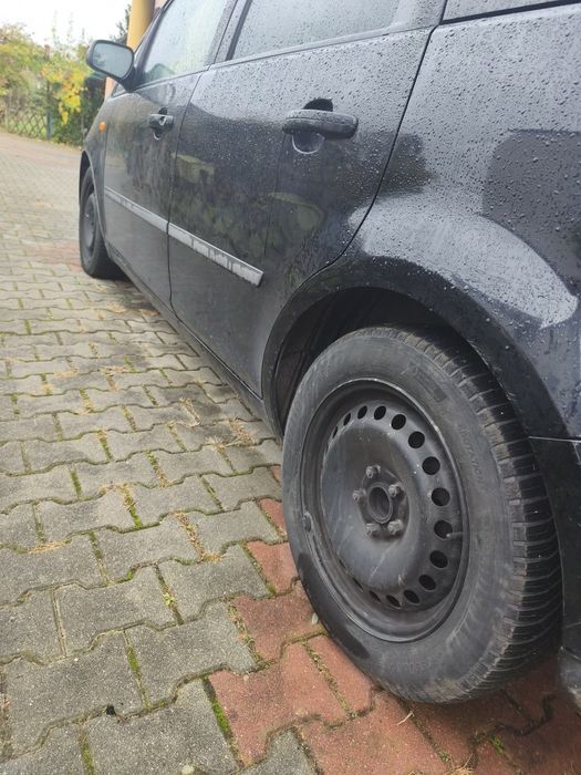 Ford C-Max 2003.