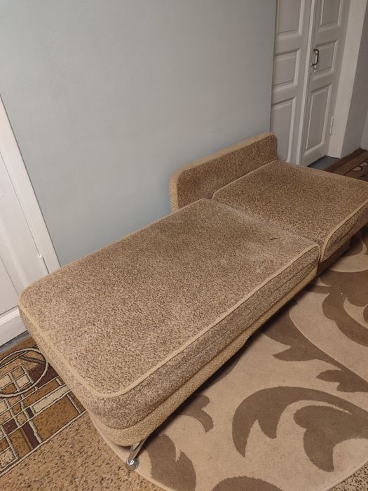 Диван одноместный окладной