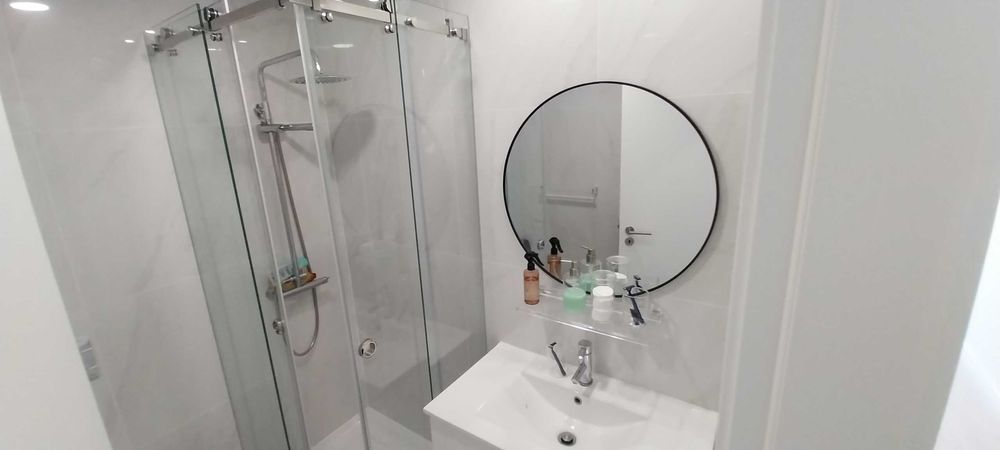 Apartamento T3 mobilado à venda na Rua Doutor António Luz, Serra de Carnaxide, Venteira, Amadora