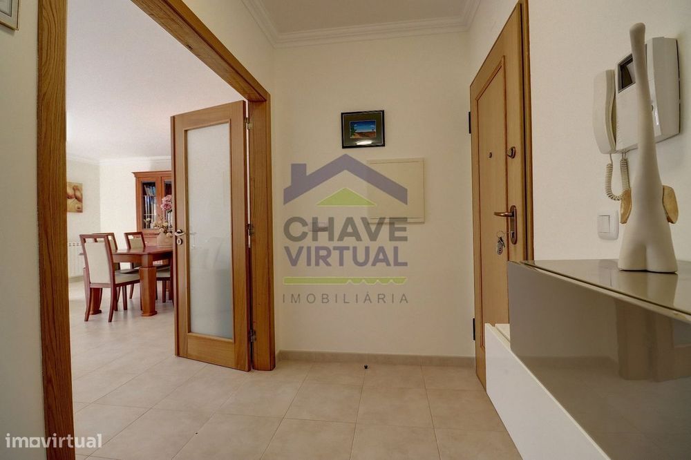 Apartamento T3 com Garagem e Arrecadação - Centro Lourinhã