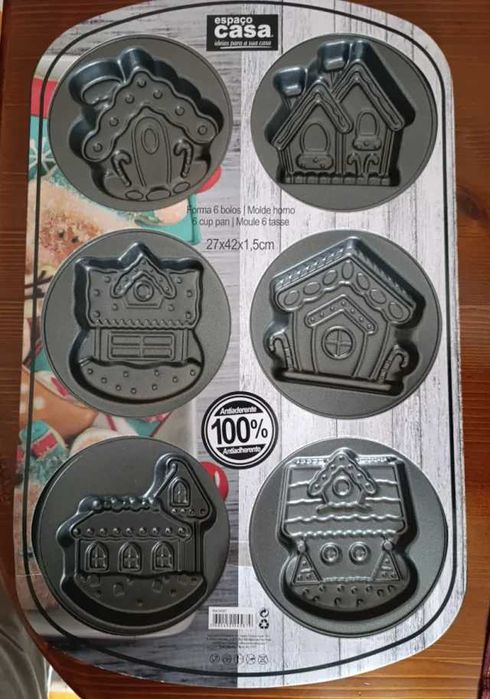 Tabuleiro com 6 moldes de casas