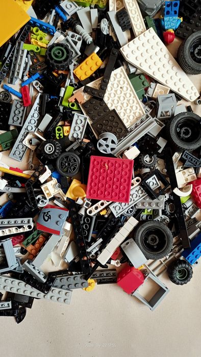 Klocki Lego luz.