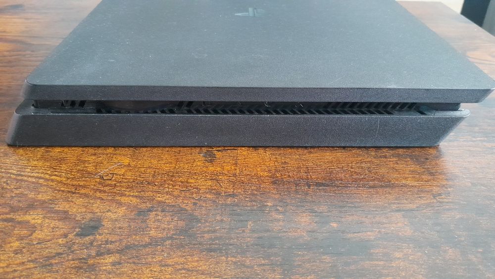 Sony PlayStation 4 Slim