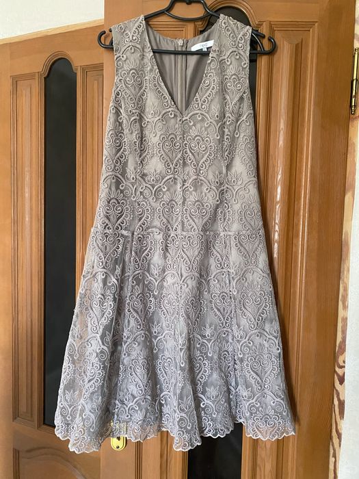 Гипюровое платье размер М
