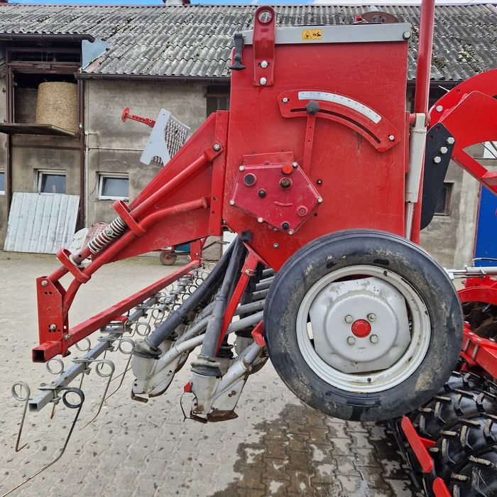 Agregat uprawowo siewny