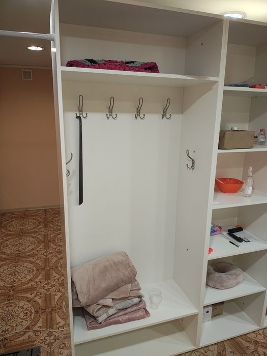 Меблі для салону, офісу, дому