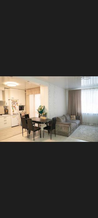 Продаж квартири великогабаритна