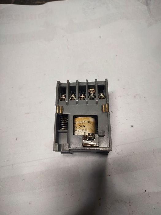 Stycznik K6E. Cewka na 24 v