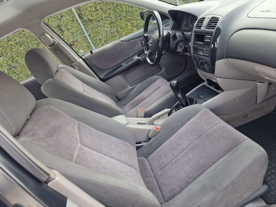 Mazda 323 1.6 98KM 152tys Przebiegu, Klima, 2 komplety kół, Bez Rdzy