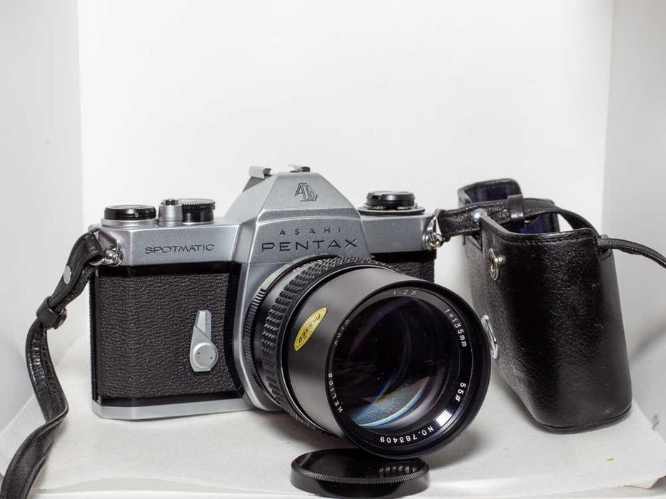 Máquina fotográfica analógica Asahi Pentax Spotmatic SPII + Helios 135