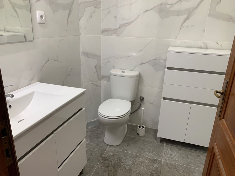 Quarto com TV para estudantes c/ contrato, ao pé da universidade