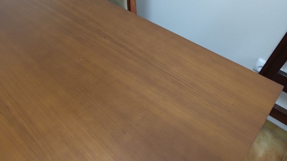 Mesa extensivel em Cerejeira com 5 cadeiras