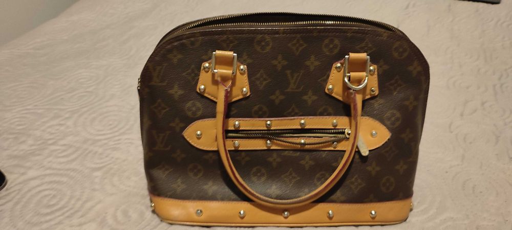 torebka kuferek z emblematem Louis Vuitton