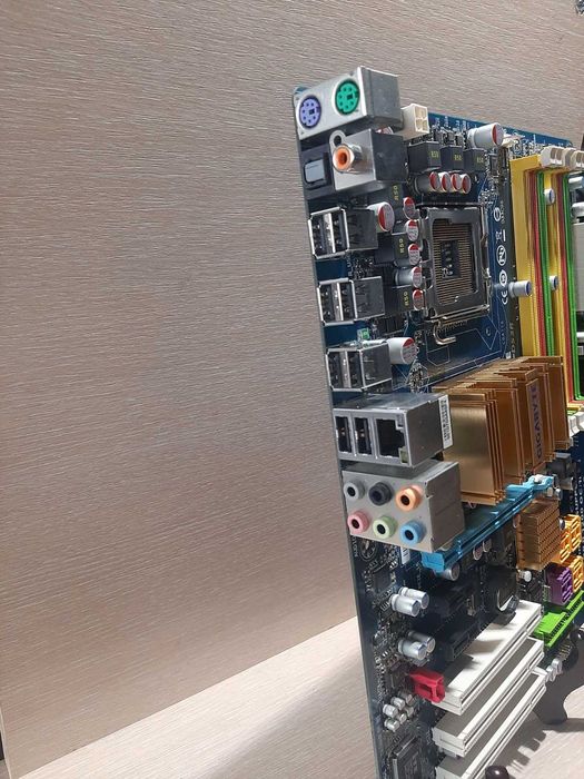 Материнська плата Gigabyte GA-EP35C-DS3R, s775, P35, ddr2/ddr3, RAID