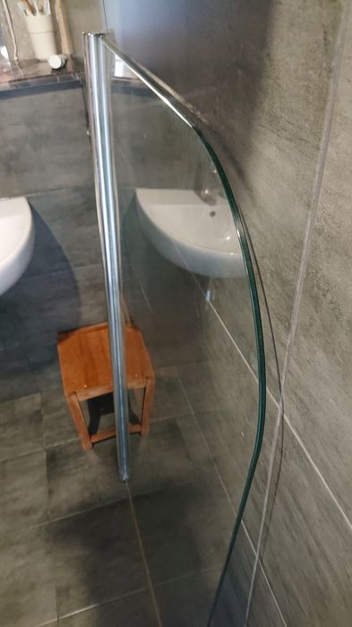 Штора стекляная в ванну