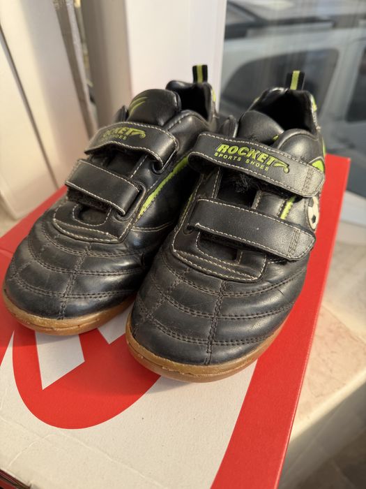 Футзалки взуття кросівки  шкіряні для футболу Rocket