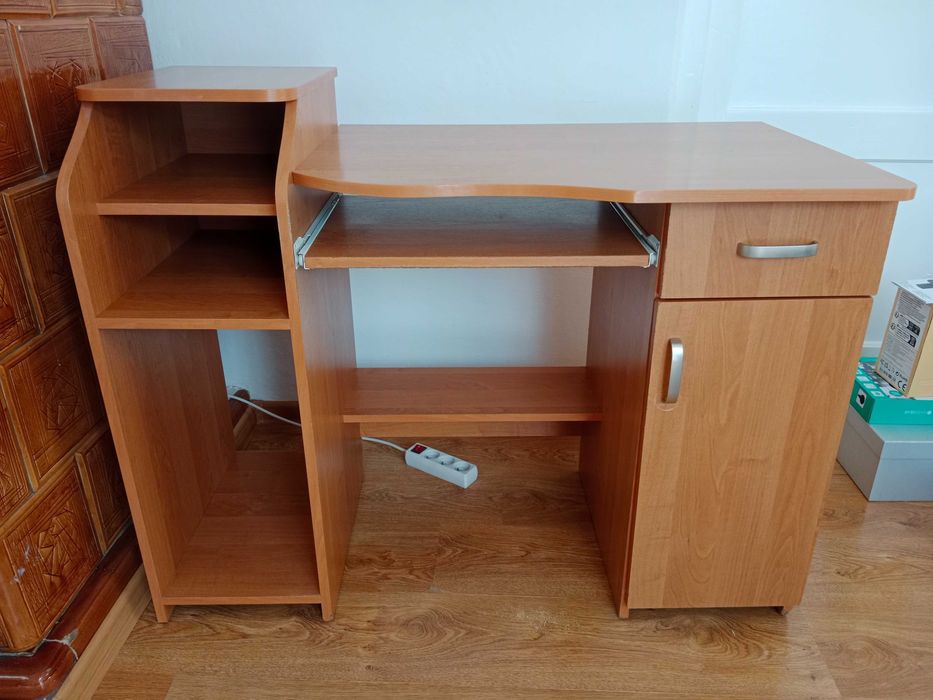 Biurko młodzieżowe