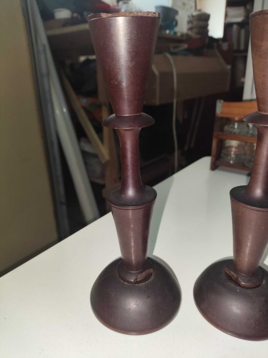 Par de castiçais em pau preto Vintage