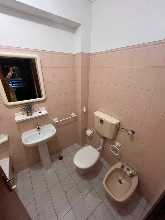 Arrendo Quarto próximo ao metrô da Reboleira, Amadora