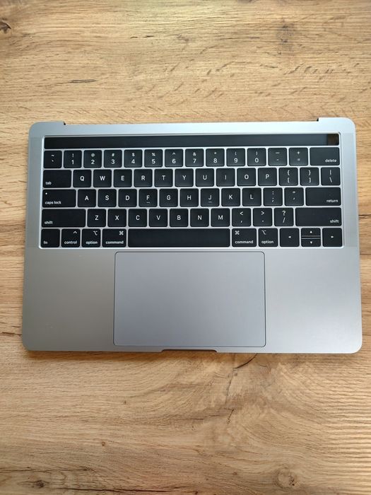 Топкейс MacBook Pro A1989 кольору Space gray без материнської плати