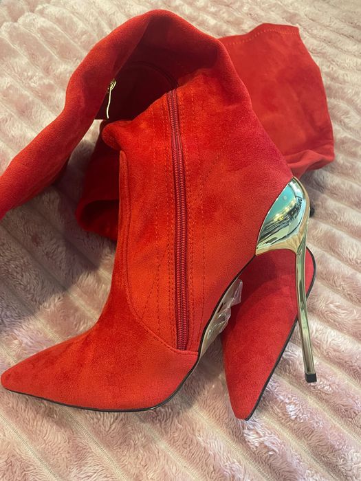 Женские красные ботфорты чулок на золотой шпильке