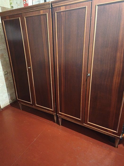 Шафа для вітальні