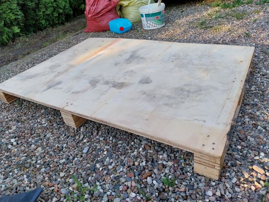 Paleta  ze sklejki, pełna 134 x 91 x 11