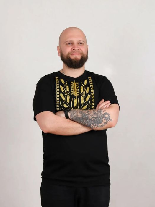 Чоловіча вишиванка, футболка чорна вишиванка чоловіча