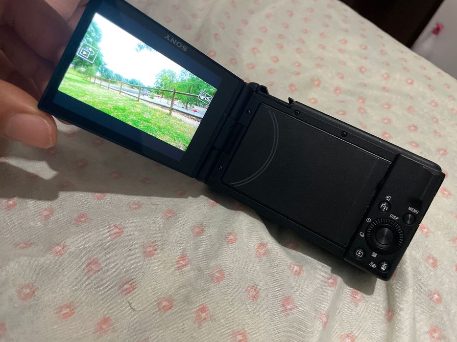 SONY ZV-1 -usada como nova.