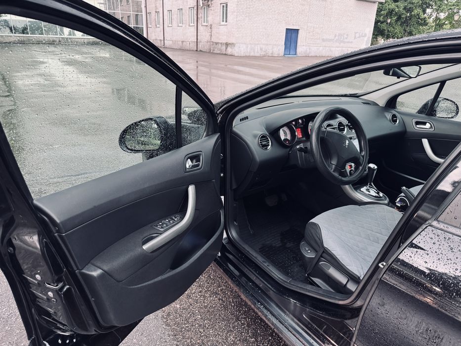 Peugeot 308 2008 року