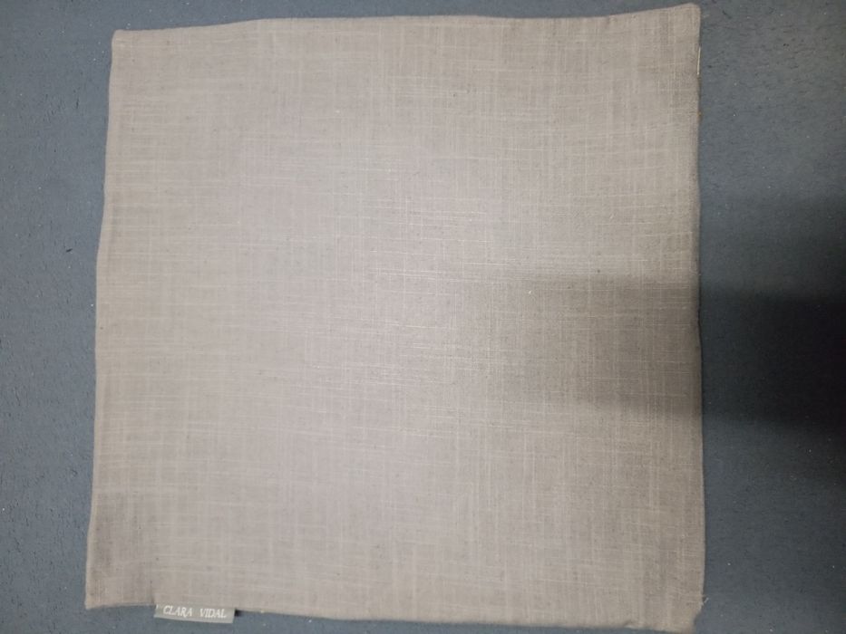 Almofada Bordada 45x45cm Nova