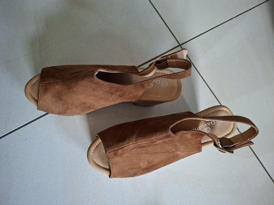 Damskie buty na obcasie 39 Davidnik
