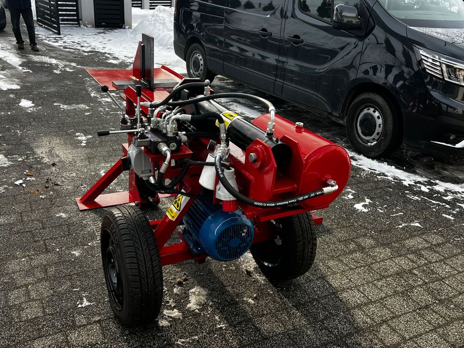 Łuparka hydrauliczna pozioma do drewna