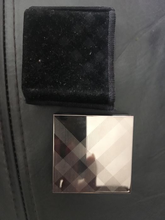 Burberry nowy Eyeshadow Gold Pearl zloty oryg ponad 150 zl.