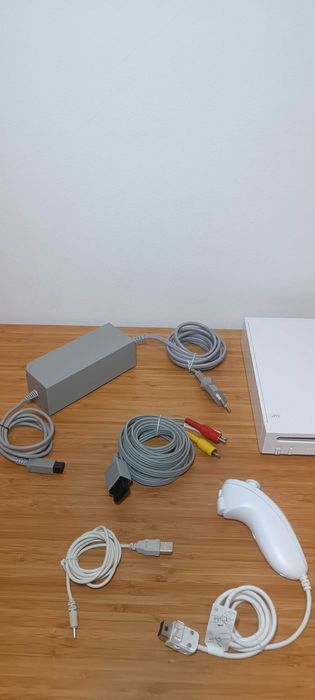 Consola Nintendo Wii Branca c/ 176 Jogos + EXTRAS