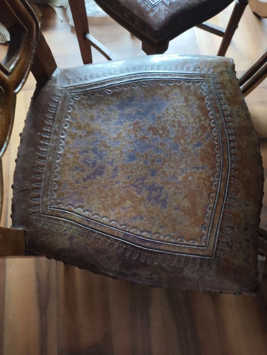 Conjunto mesa e 6 cadeiras