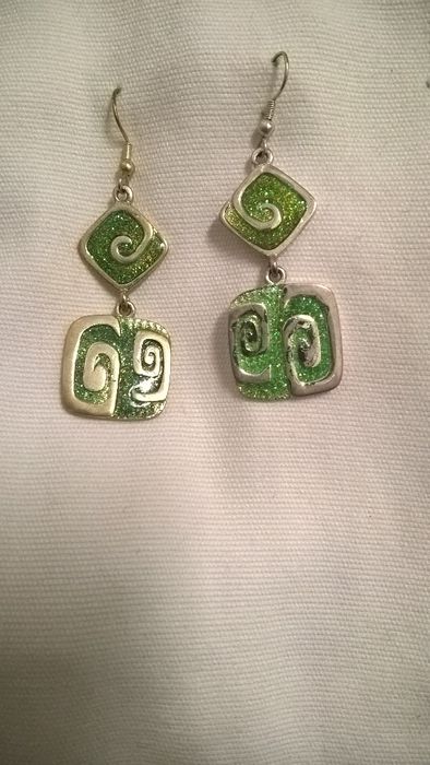 Brincos Verdes e prateados (portes incluídos)
