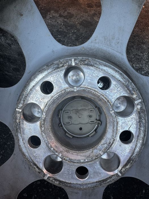 Felgi Audi z oponami 17 cali 235/65