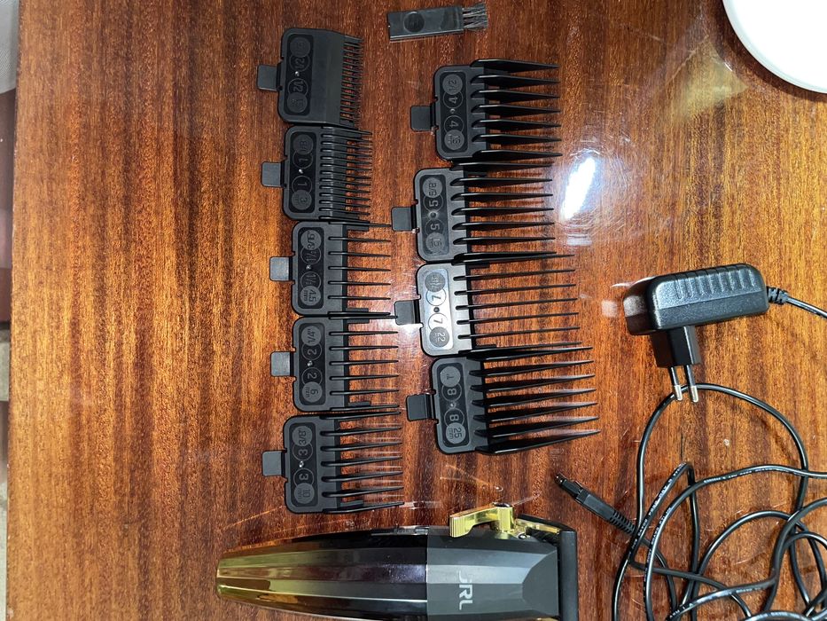 Продаю машинку для стрижки волосся JRL Fresh Fade FF2020C золото