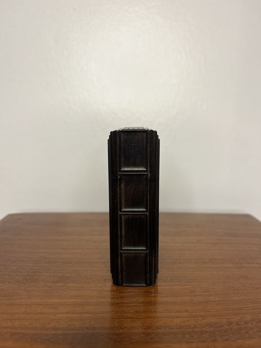 Gaiola de Grilo em Caixa com Segredo